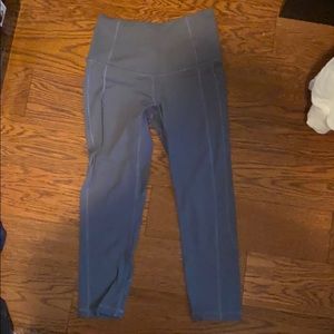 Victoria’s Secret knockout capri leggings in small